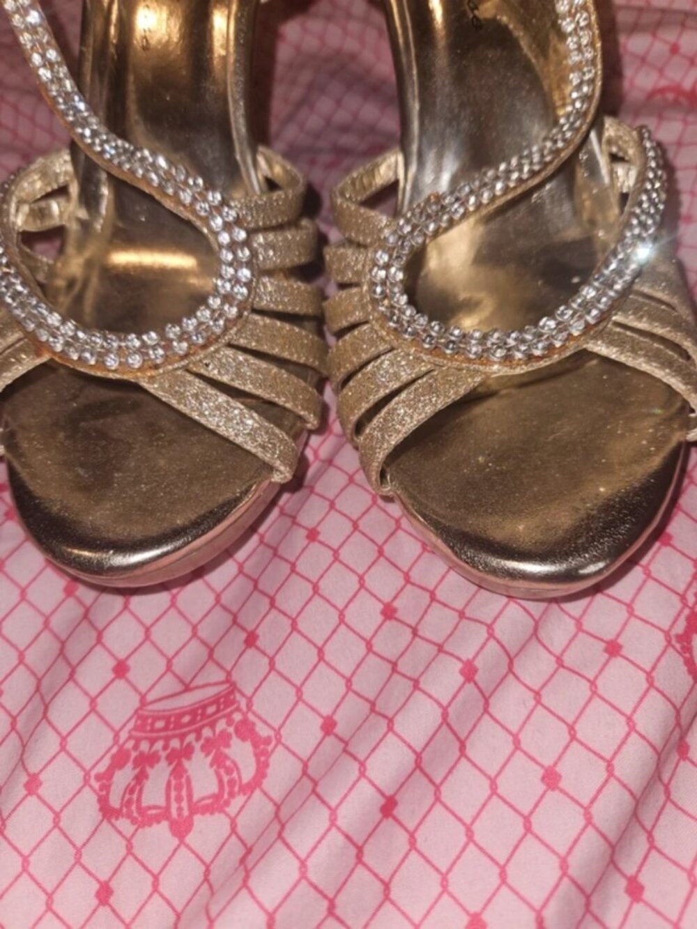 Golden heels - Picture 4 of 6
